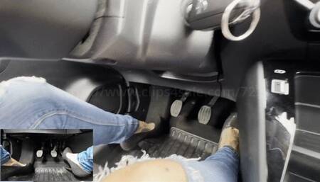 Laura Sanchez with her grey pump - PIP Over shoulder