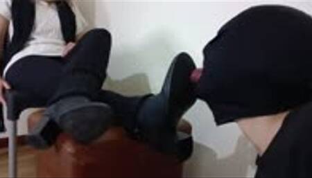 Lick the dirty from my soles