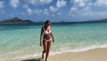 Mijou Revving at Hollidays