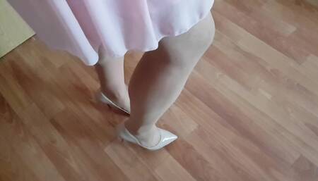 Tights and Skinny in Nude Pumps