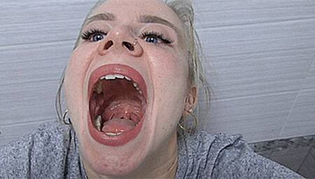 Yawning MadWoman! MP4
