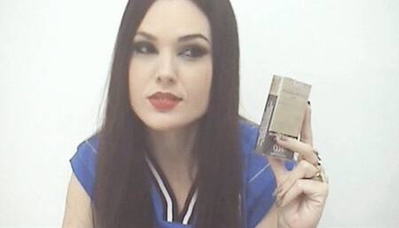 Smoking Girl Paula 02 (960X540)