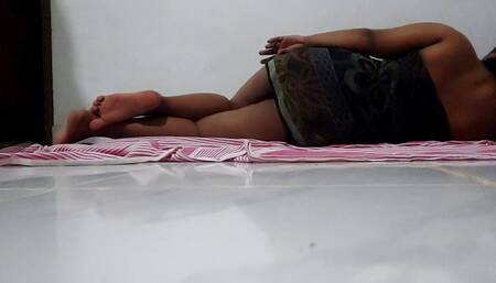 She Very Tired Time. Bathing and Come to Bed. but I Can't See My Feel Over.