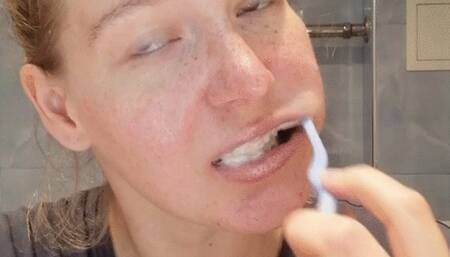 Toothbrushing Teeth morning routine + lenses for eyes