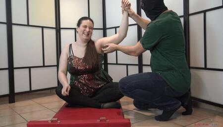 Mimi - Interview and Tickle-Test (UHD)