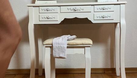 Hot milf Julia North masturbates with a black vibrator before bed to a bright orgasm