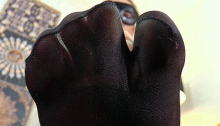 Lady Nora - My nylon sweaty feet and sexy high heels