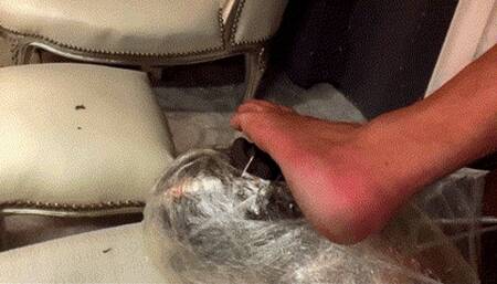 Total immobilization of the slave (smells feet and ass)