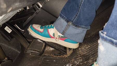 Snowy Drive in Nike Air (part 1)