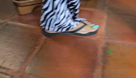 Balbina addicted to my fingernails and my ebony feet