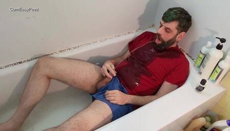 Self Piss in Face and a Wank