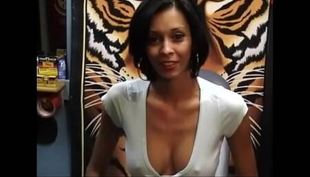 SEXY SLIM THIN BOMBSHELL BABE DOES SEXY WORKOUT WITH HER PERSONAL TRAINER & HE GIVES HER MOUTH A WORKOUT