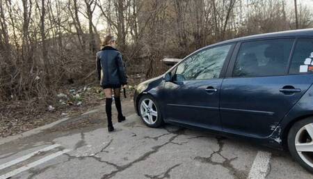 Alina couldn't stand it and jerked off while inspecting the car before buying it