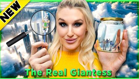 Real Giantess wipe her ass with tinies no toiletpaper