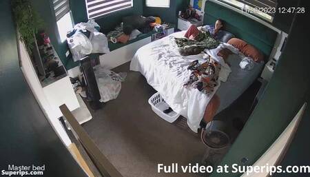 IPCAM – British mom masturbates watching porn