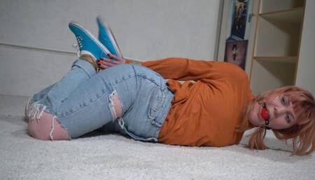 3285 Kitty Quinzell in Throwdown in Jeans