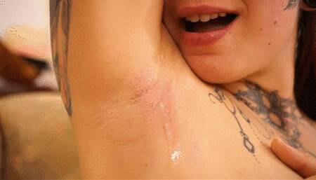 CUSTOM :SENSUAL ARMPITS SLAVE TRAINING WITH AN 8 MONTHS PREGNANT GODDESS