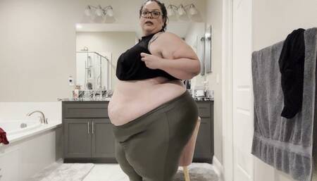 Two Temptations: Plump Paradise Fashion Fiesta (WMV)