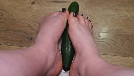 #1 BBW plays with her feet with a big cucumber