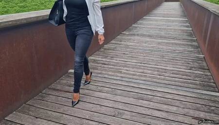 shoeplay with Lorenzi High Heels and walk with only one shoe wmv 1280 x 720