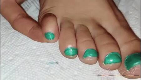 Katie Katt Does Her Toenails - MP4 (SD)