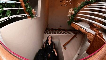 Jen pantyhose POV stomp! - MP4