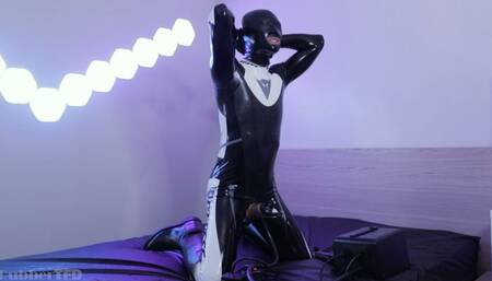 MACHINE MILKING RUBBER BIKER [Gay Rubber, Gay Latex]