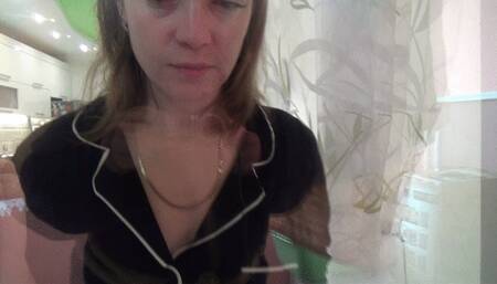 your face on into the glass