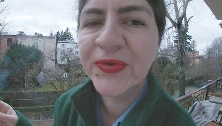 Red lips, smoking, spit