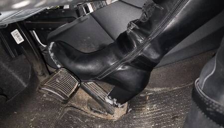 Light Revving in Knee Highs