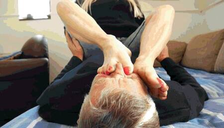 Enjoy the smell of my dirty feet! AVI (1920x1080) FHD