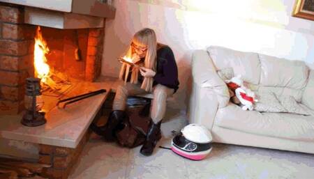 Do you like watching leather burn 3? MP4 (1920x1080) FHD