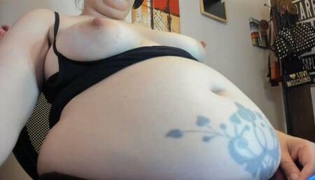 The huge belly full of torn food 1080HD