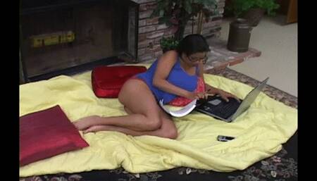 College Student Alexis Silver Jerks Me Off! Eyes Wide Shut Cum Covered! (mp4)