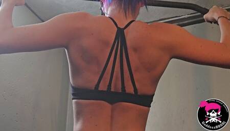 Puttin in WERK - BBGRL Lifts and poses for you