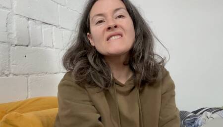 she bites her lip mpeg