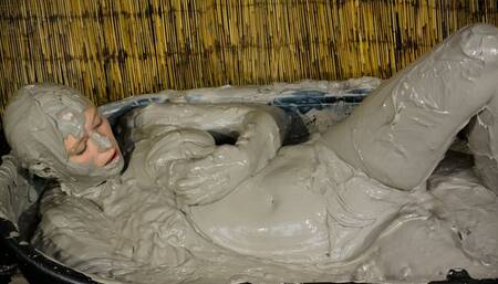 Thunder and Mud - Stormy Rose