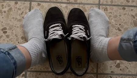 STOLEN OVERSIZED VANS SNEAKERS SHOEPLAY - MP4 HD