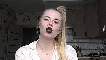 Sexy black lips! MP4