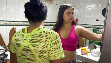 My Stepsister Fucks My Pussy with a Carrot and Makes Me Squirt