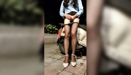 Shemaletingting Office Lady Outdoor Masturbation