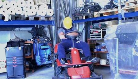 WORK BREAK WITH A BIG ASS MATURE MILF