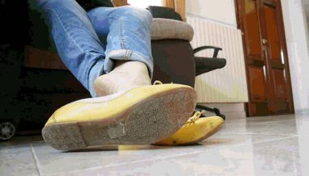 Eagerly waiting AVI (1920x1080) FHD