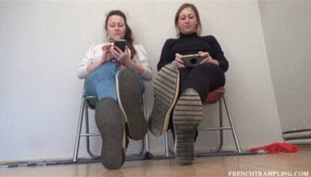 2272 Sneakers worship with Lysa and Noemie