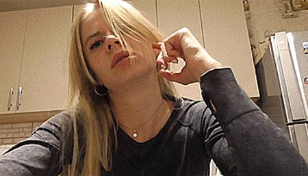 Hiccups of a sexy blonde! MP4