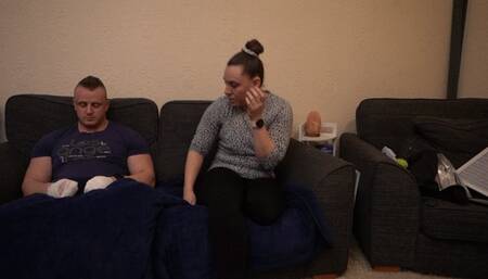 Stepsis gives Stepbro a helping Hand Mouth and Pussy