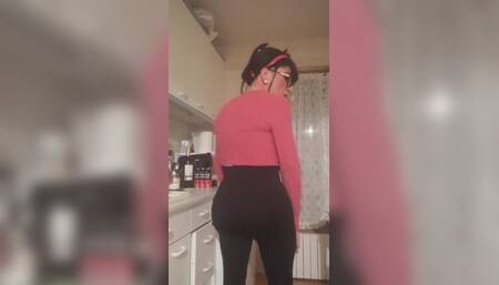 Transexual Jovencita Marcando Curvas