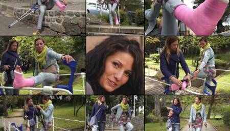 Emma SLC Crutching Help Please! With a Leg Sling (in HD 1920X1080)