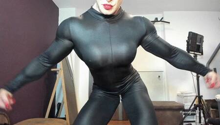 Muscles in Catsuit