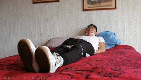 ZAY EN SU PRIMER VIDEO DE COSQUILLAS